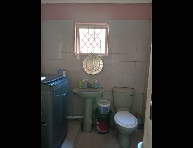 4 BEDROOM HOUSE FOR SALE IN UMLAZI L